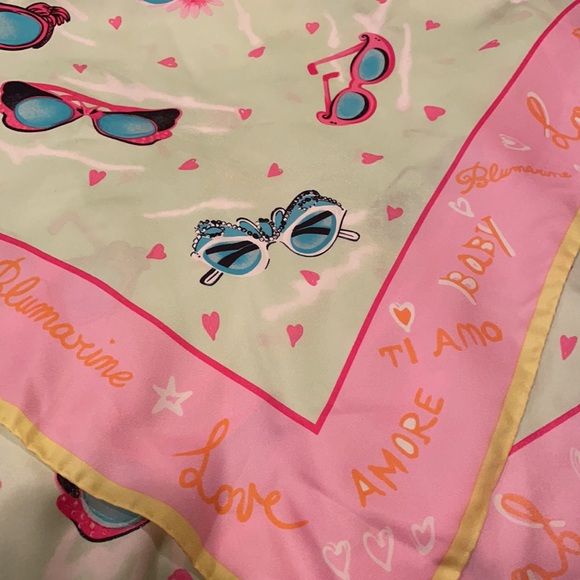 Blumarine silk scarf 🧣 - Picture 10 of 10